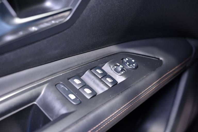PEUGEOT 3008 40