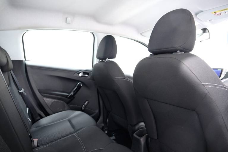 PEUGEOT 208 56