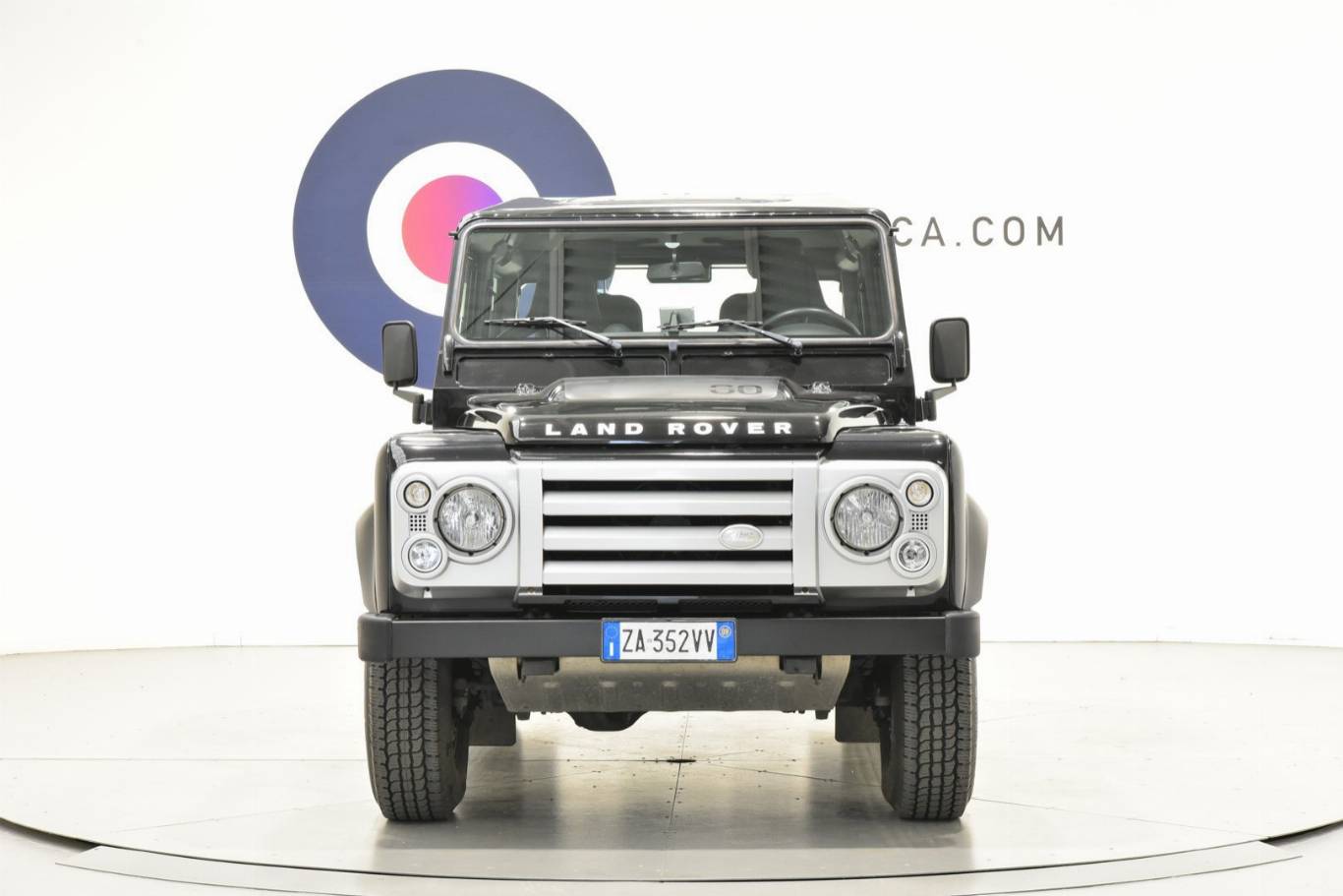 LAND ROVER Defender 5