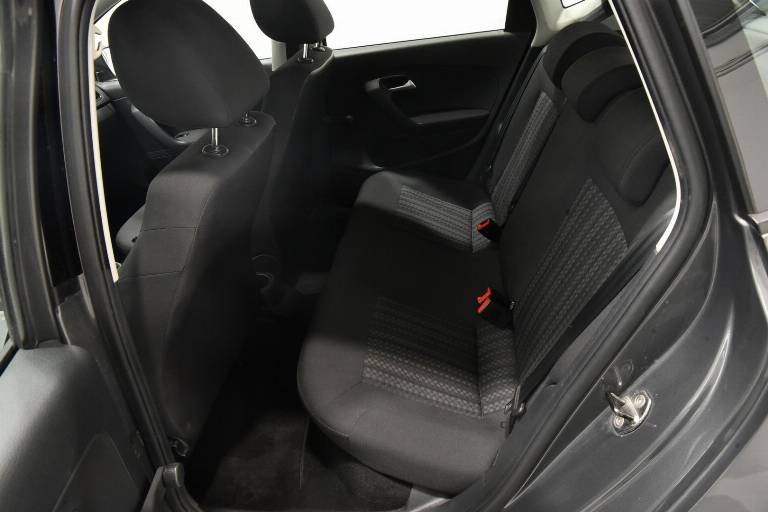 VOLKSWAGEN Polo 20