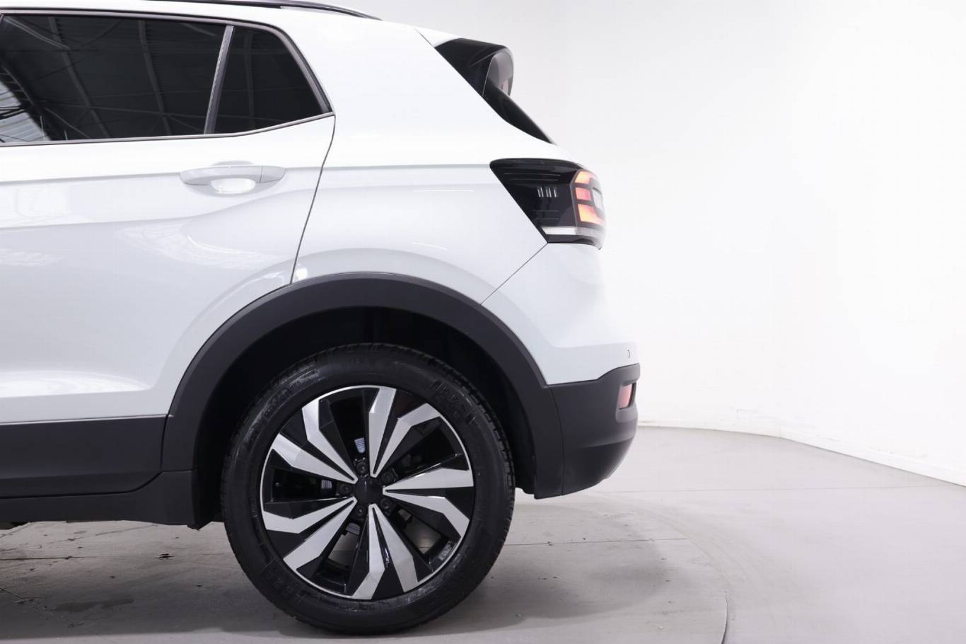 VOLKSWAGEN T-Cross 37