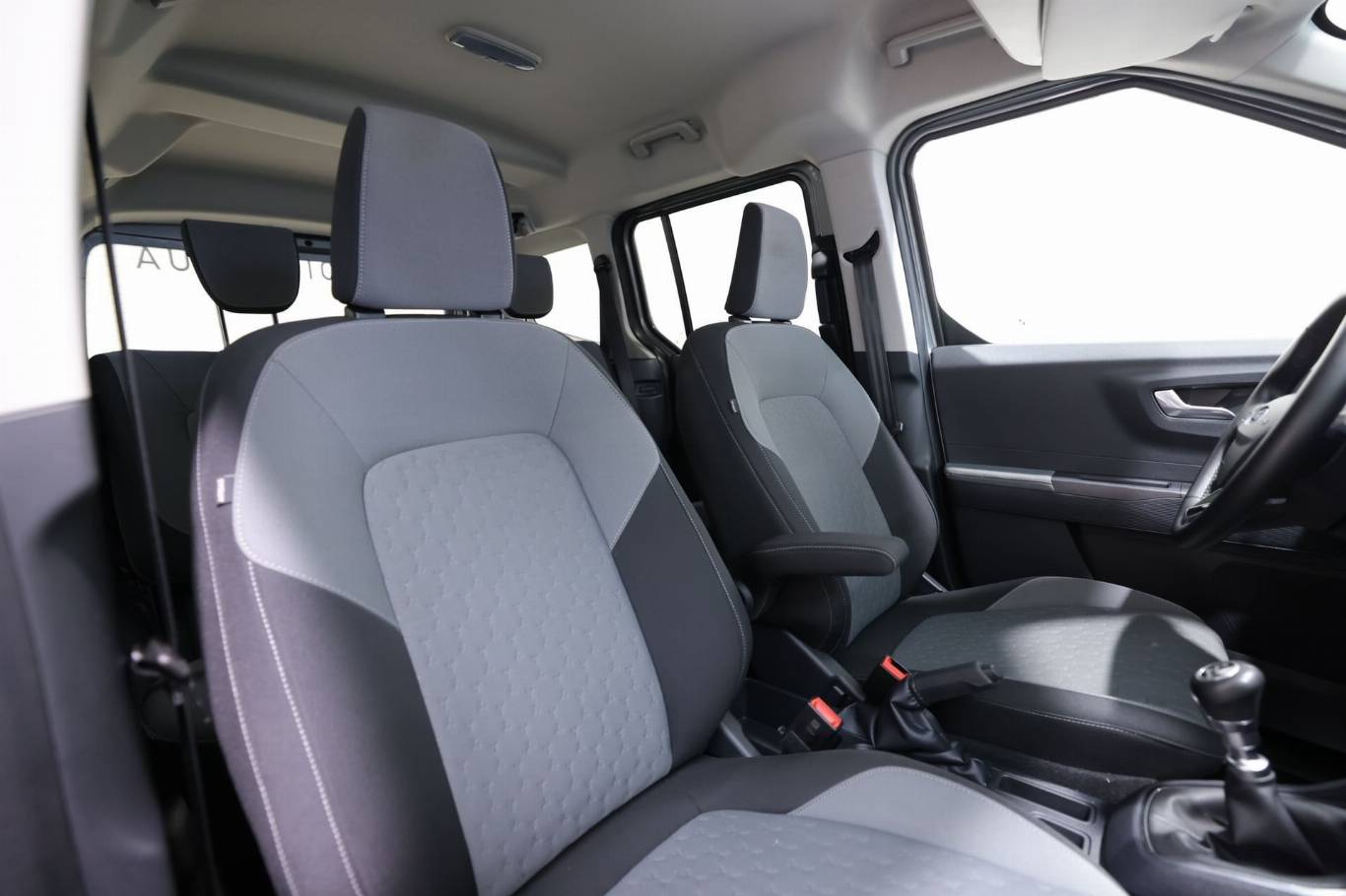 FORD Tourneo Courier 44