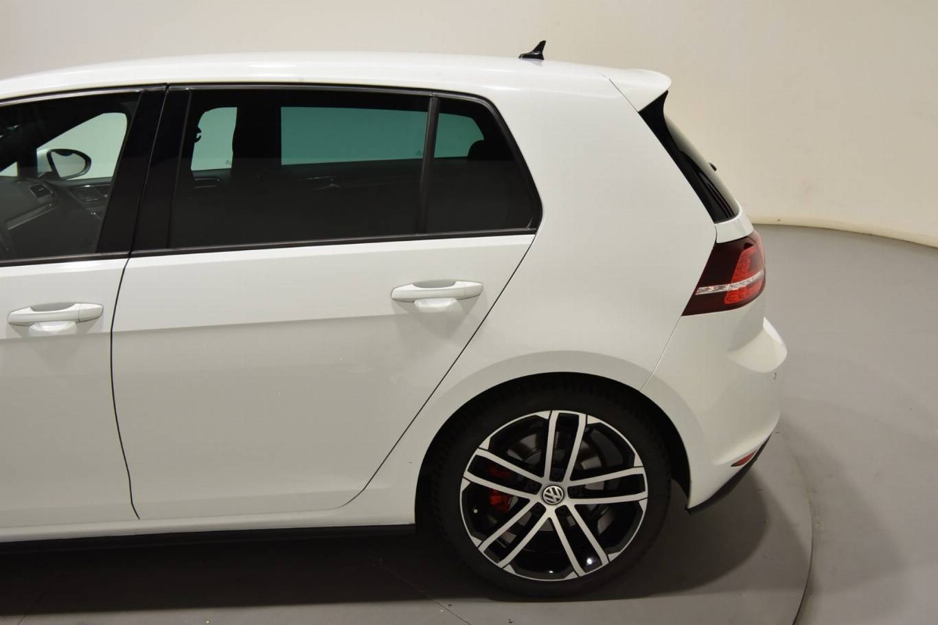 VOLKSWAGEN Golf GTD 39