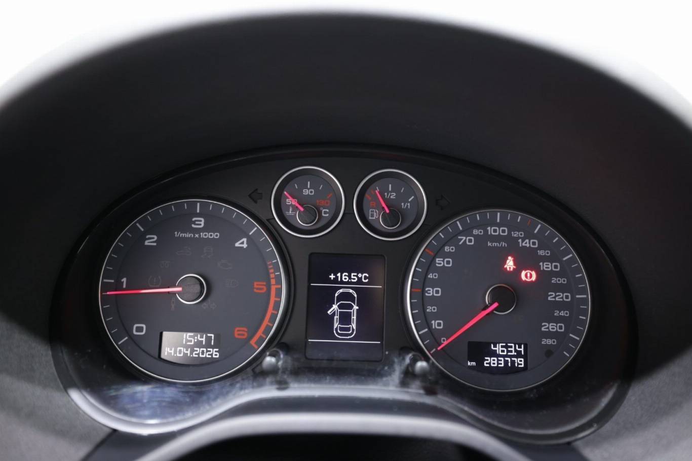 AUDI A3 8
