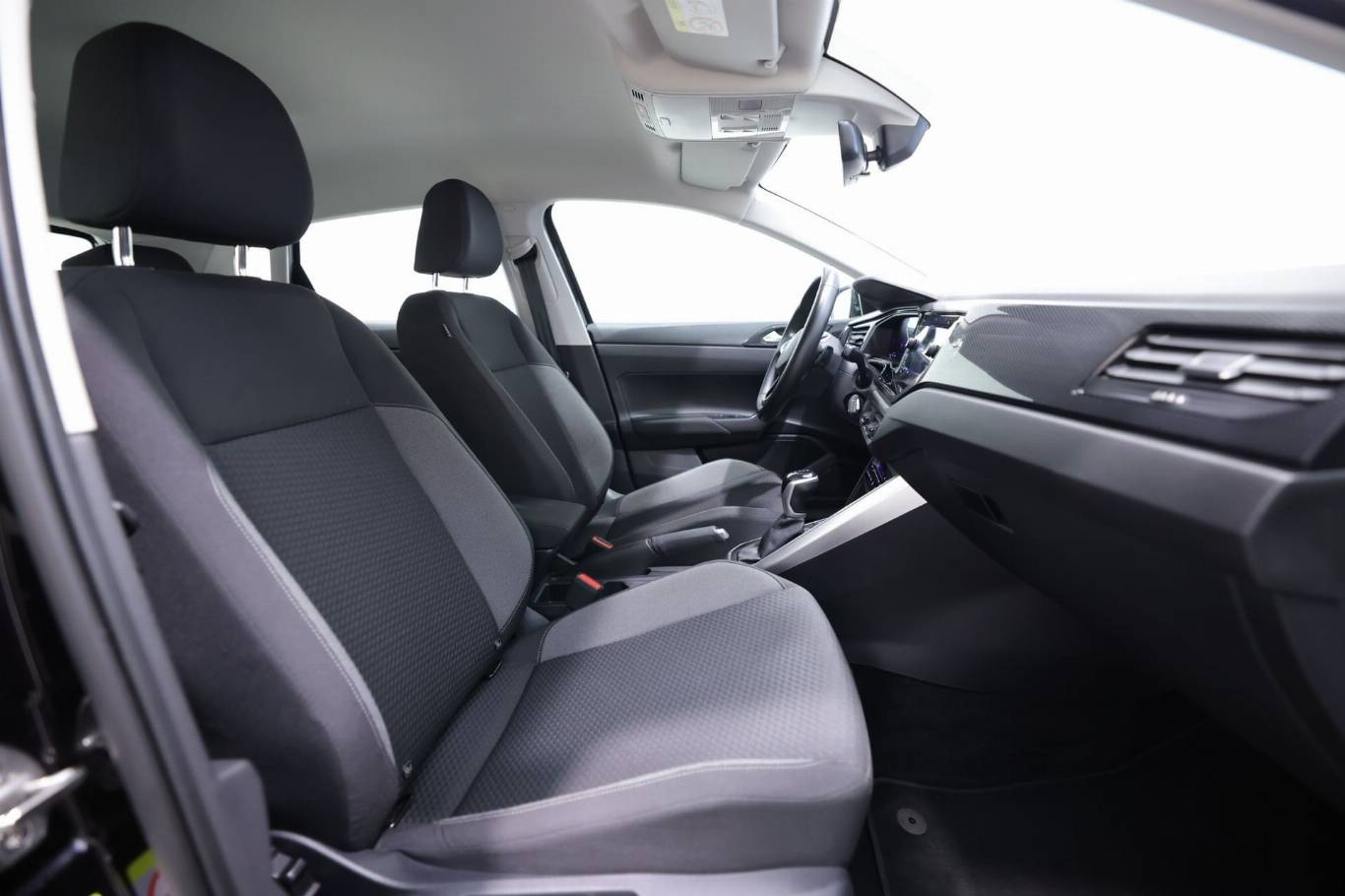 VOLKSWAGEN Polo 43