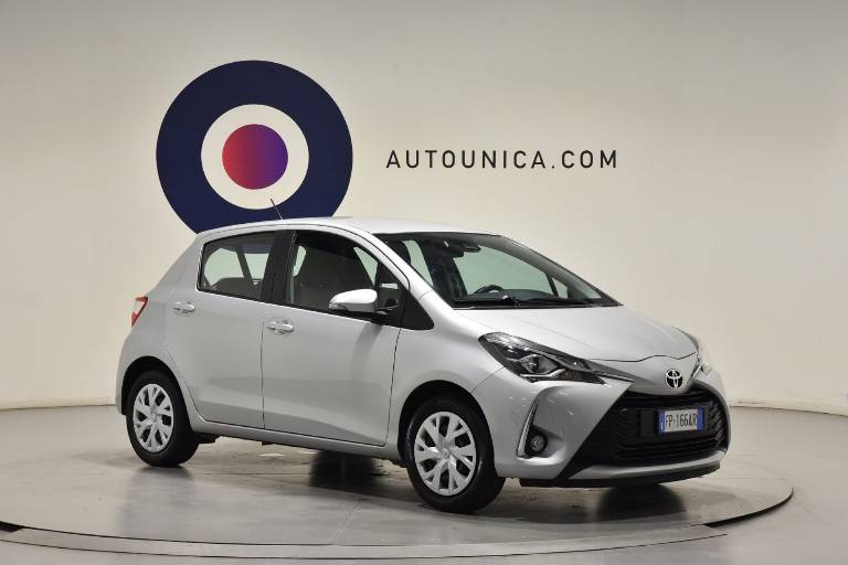 TOYOTA Yaris 13