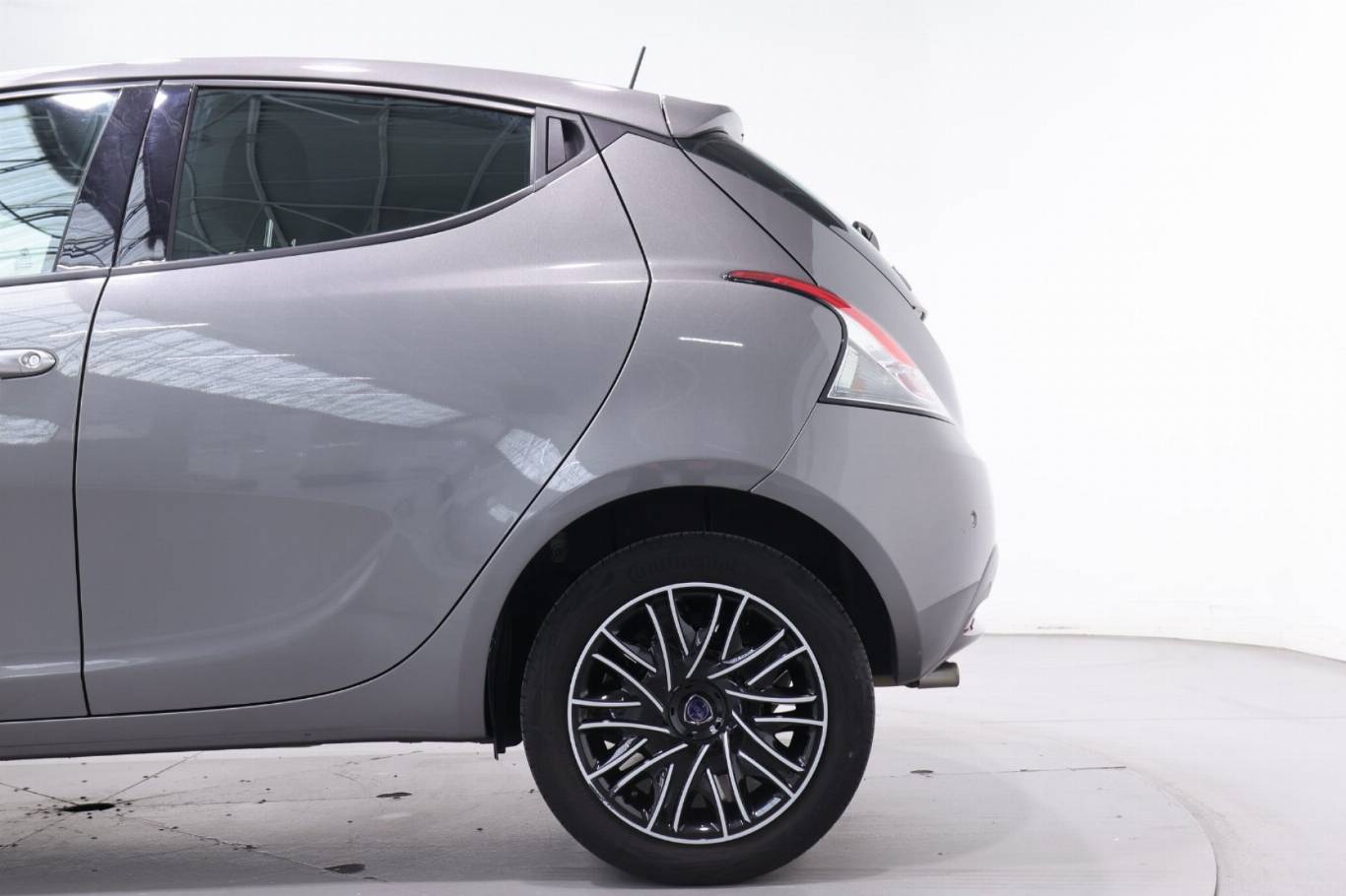 LANCIA Ypsilon 32