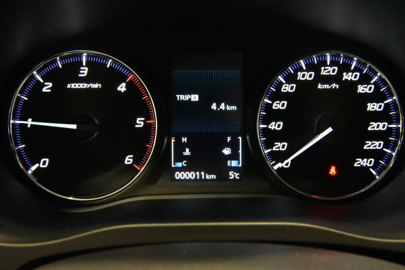 MITSUBISHI Outlander 43