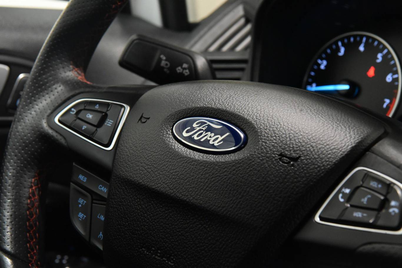 FORD EcoSport 34