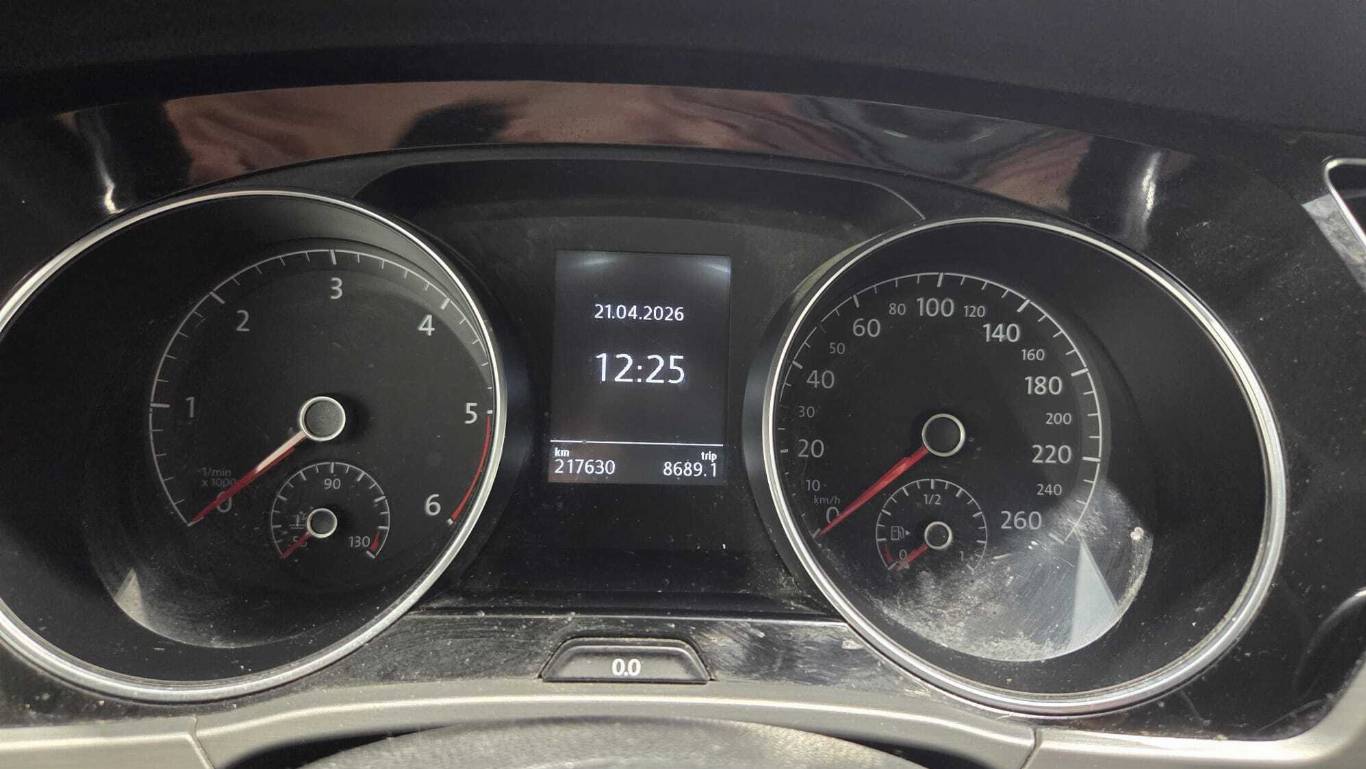 VOLKSWAGEN Touran 17