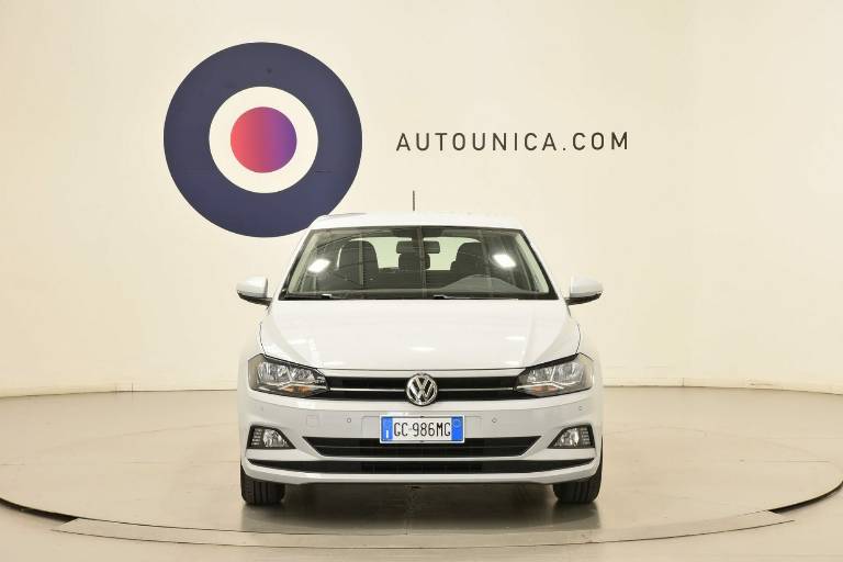 VOLKSWAGEN Polo 5