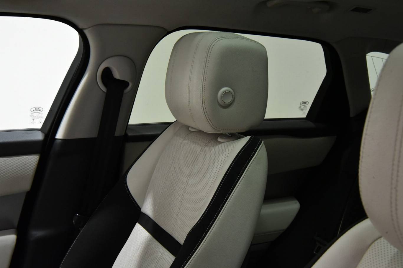 LAND ROVER Range Rover Velar 26