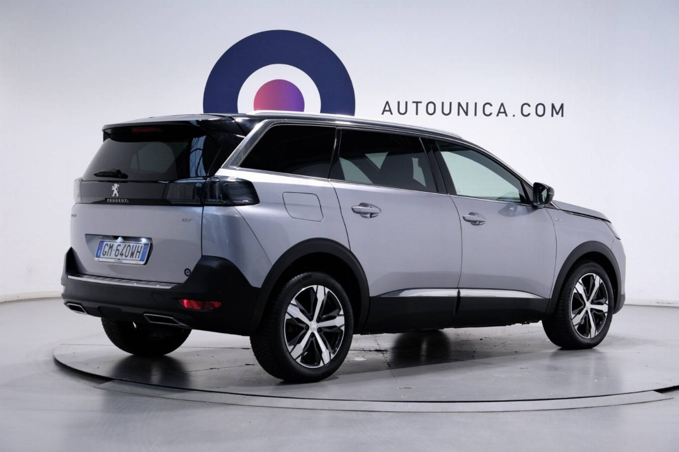 PEUGEOT 5008 12