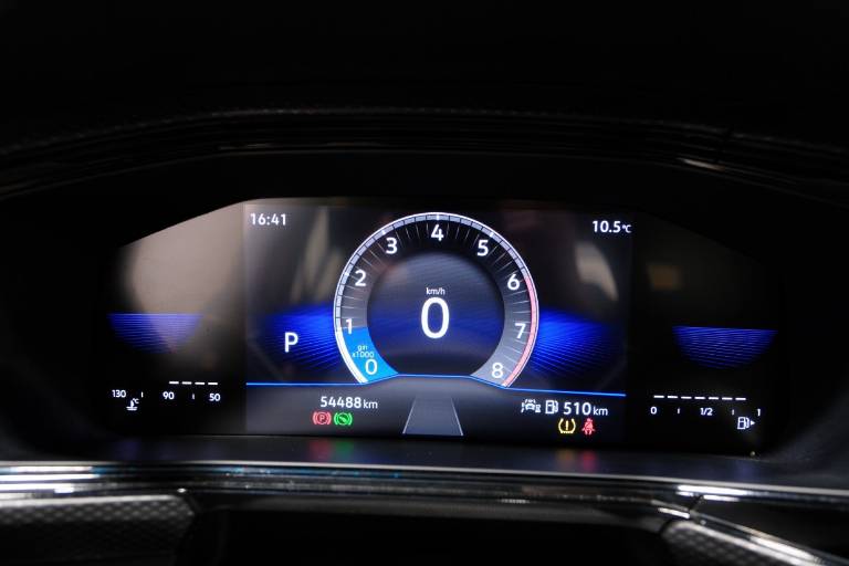 VOLKSWAGEN T-Cross 8