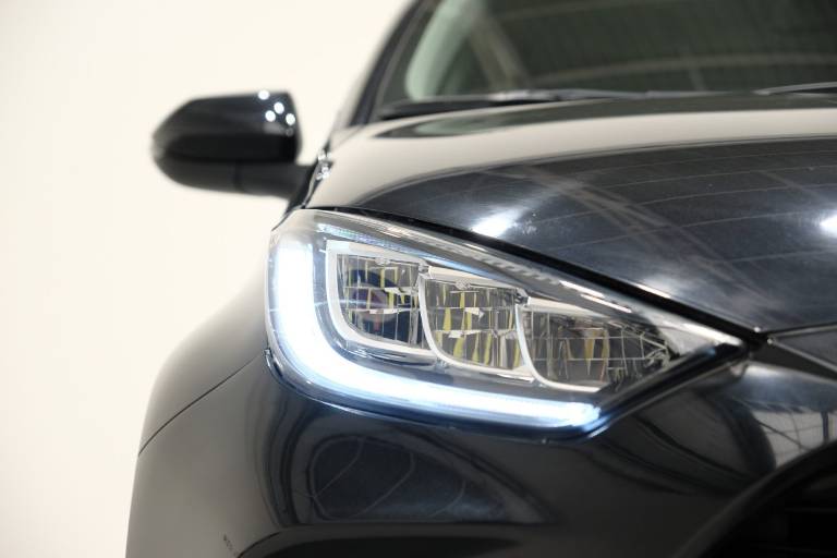 TOYOTA Yaris 12
