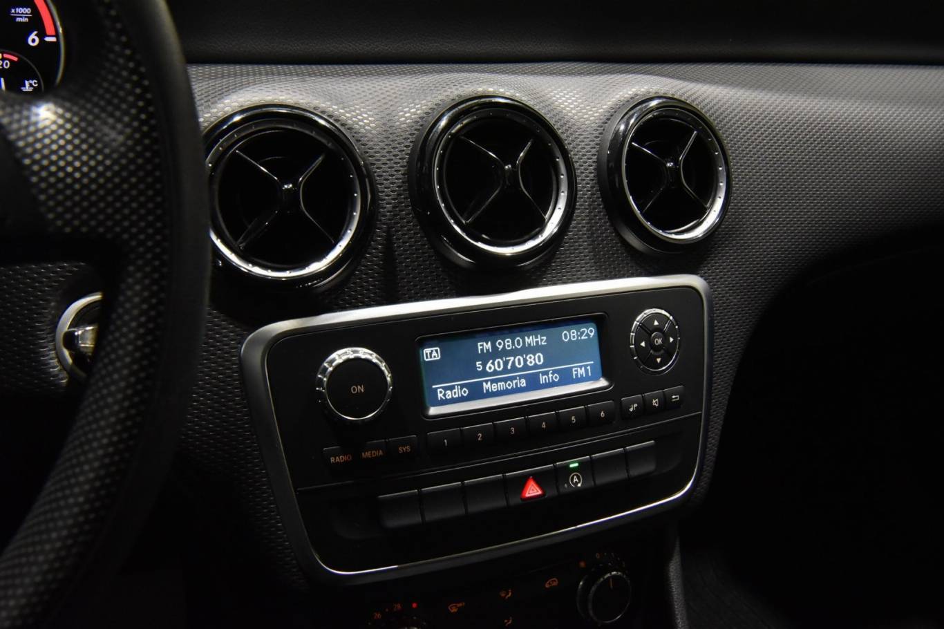 MERCEDES-BENZ A 180 12