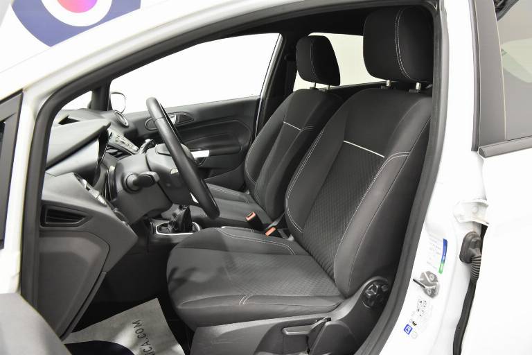 FORD Fiesta 4