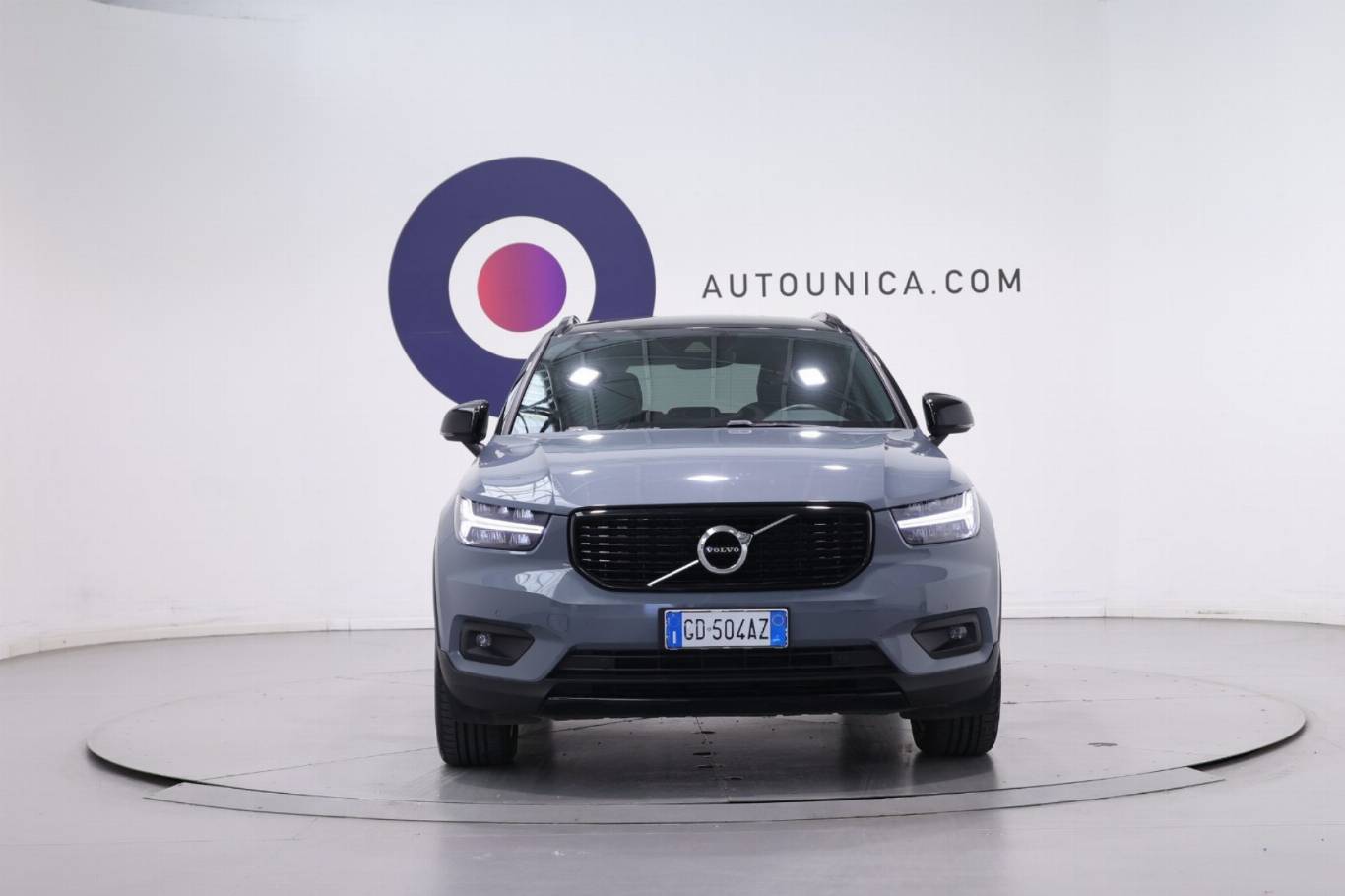 VOLVO XC40 2