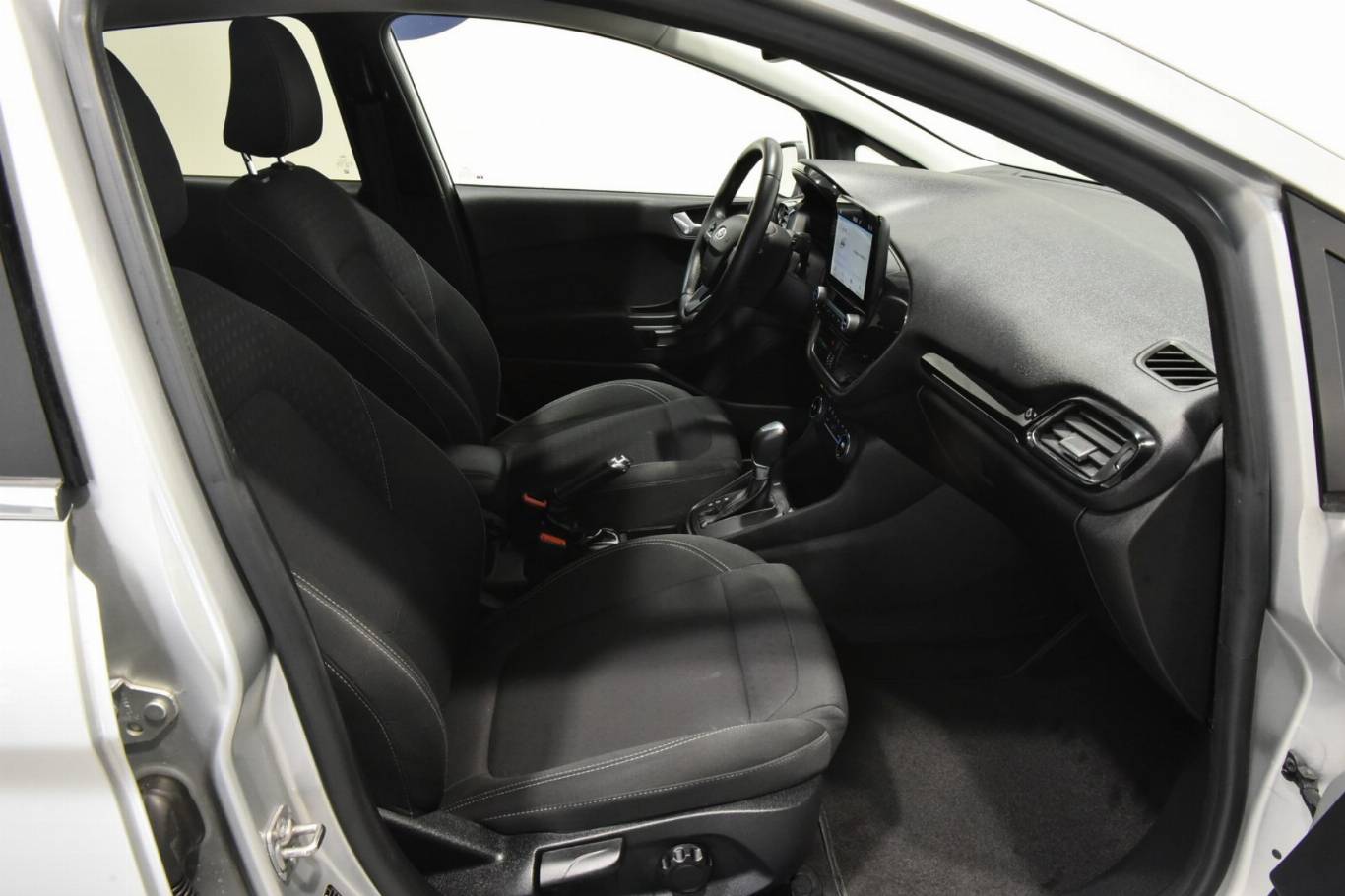 FORD Fiesta 21