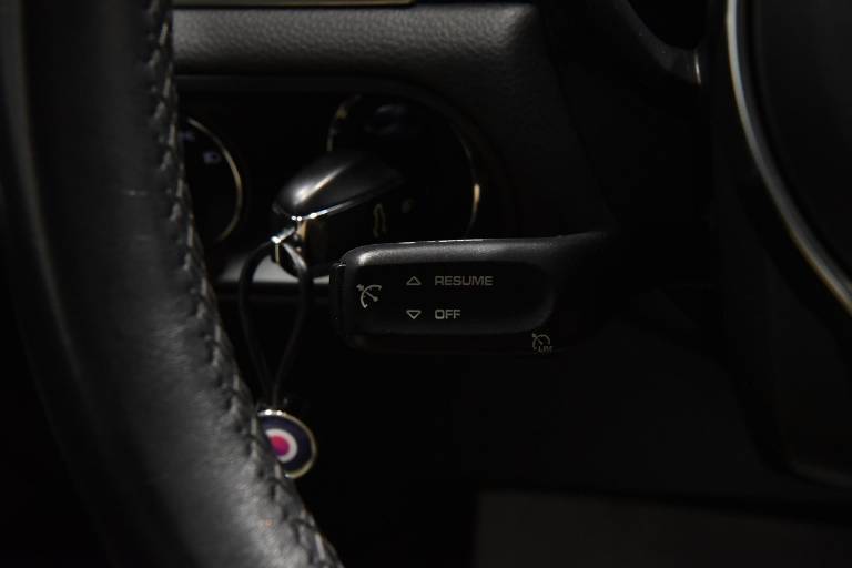 PORSCHE Macan 28
