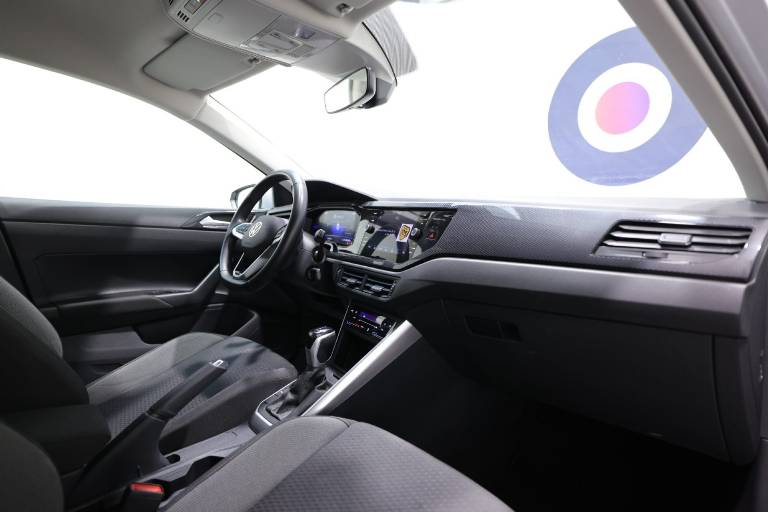 VOLKSWAGEN Polo 45