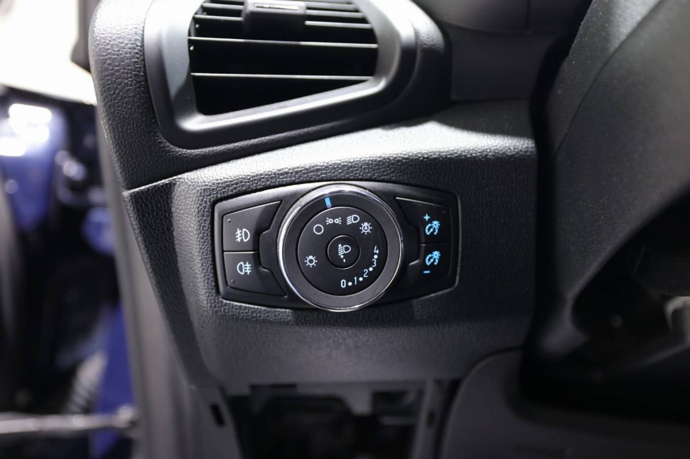 FORD EcoSport 18