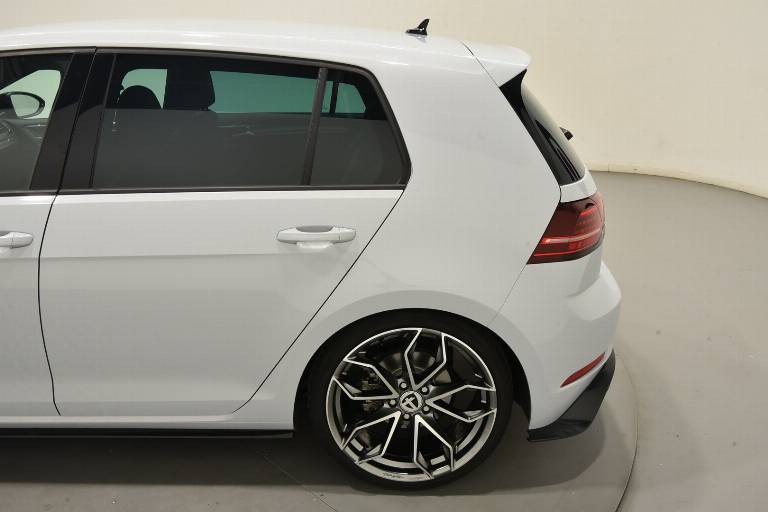VOLKSWAGEN Golf 49