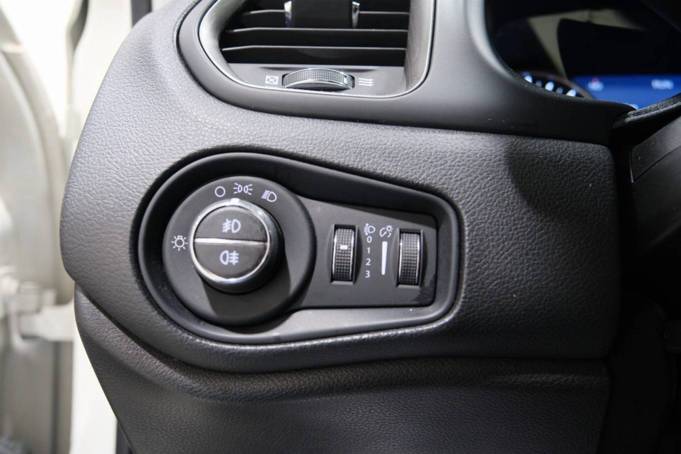 JEEP Renegade 26