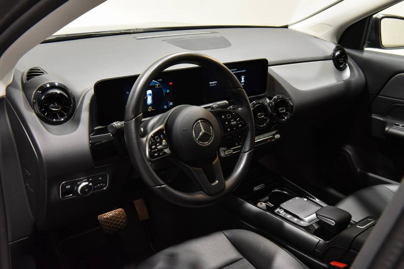 MERCEDES-BENZ GLA 180 3