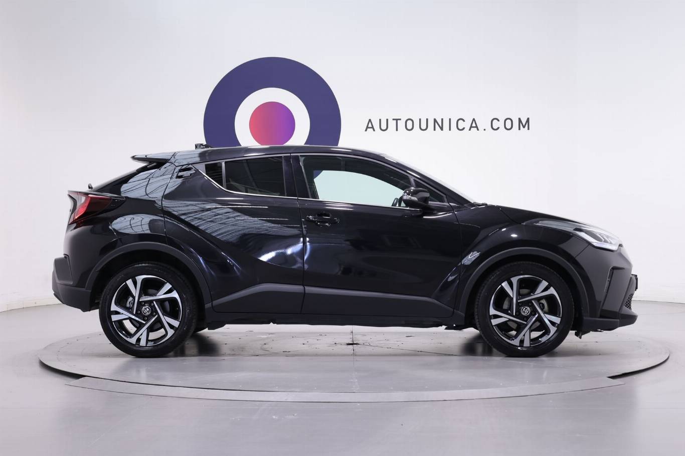 TOYOTA C-HR 8