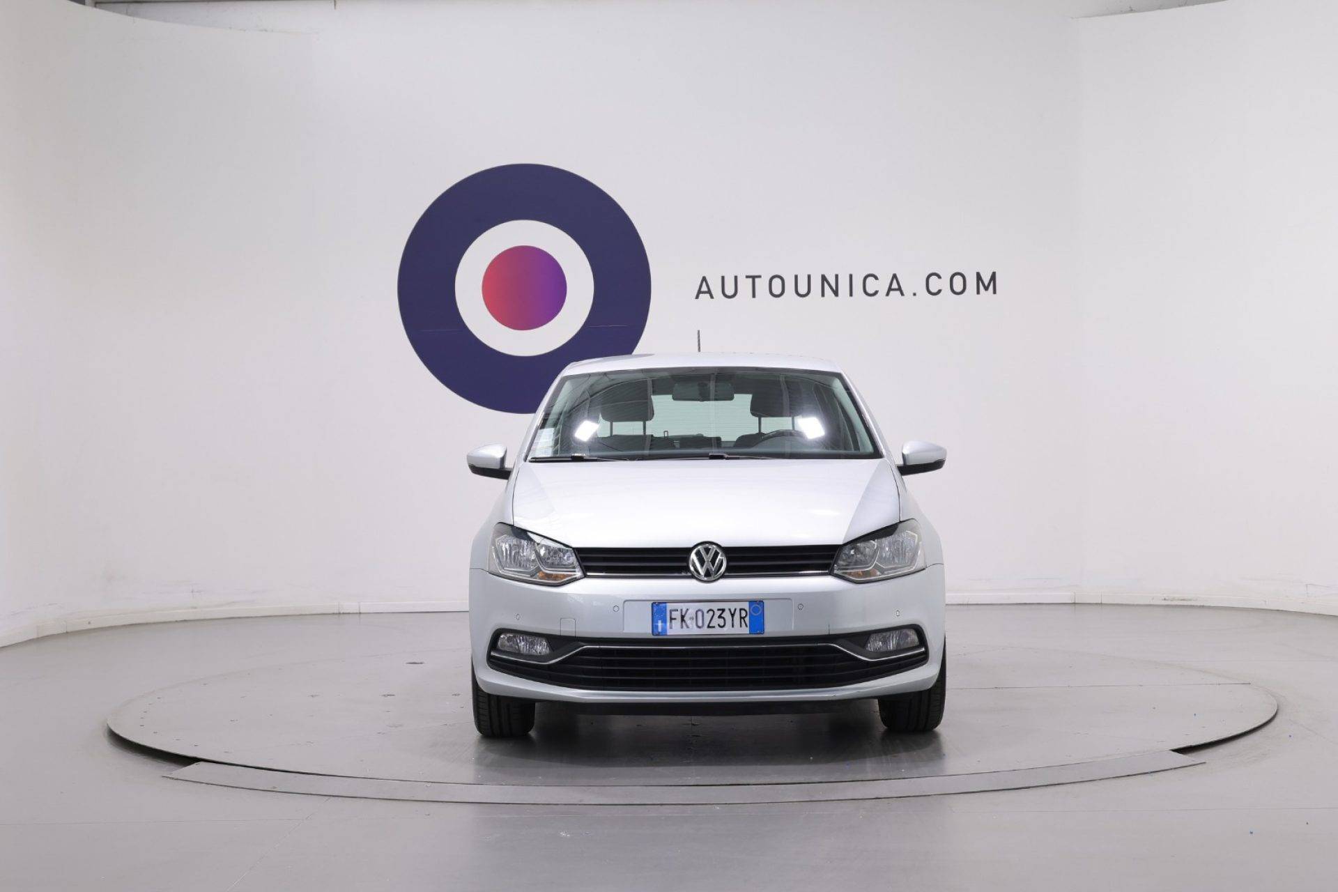 VOLKSWAGEN Polo