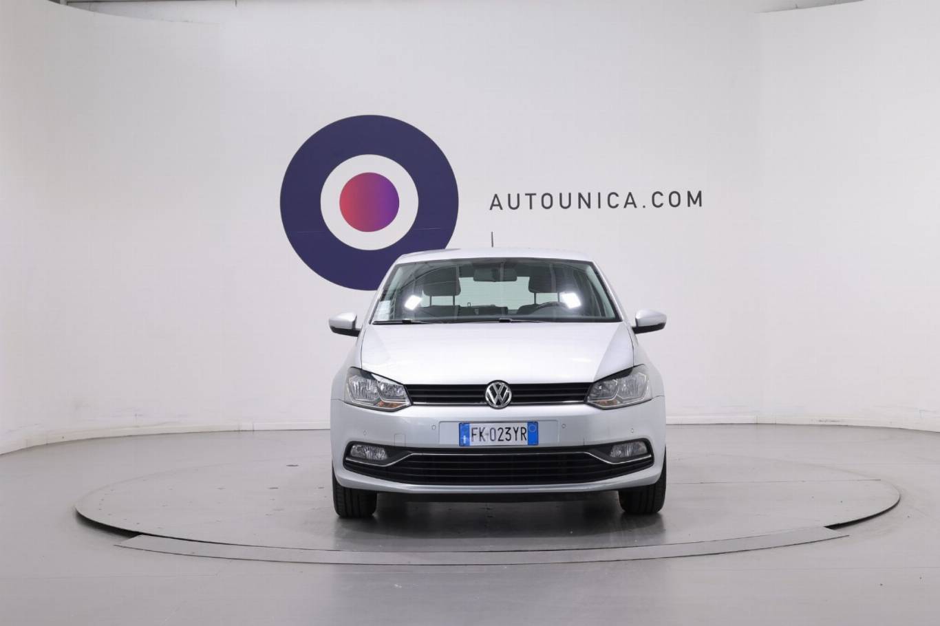 VOLKSWAGEN Polo 2