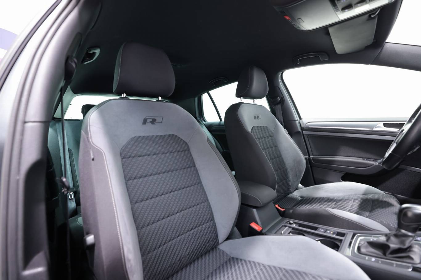 VOLKSWAGEN Golf 47