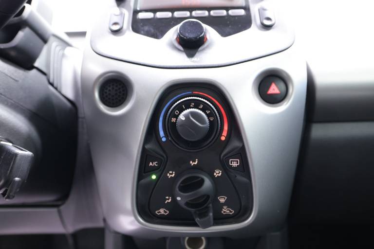TOYOTA Aygo 9