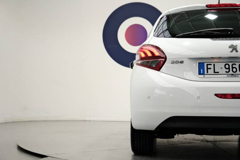 PEUGEOT 208 49