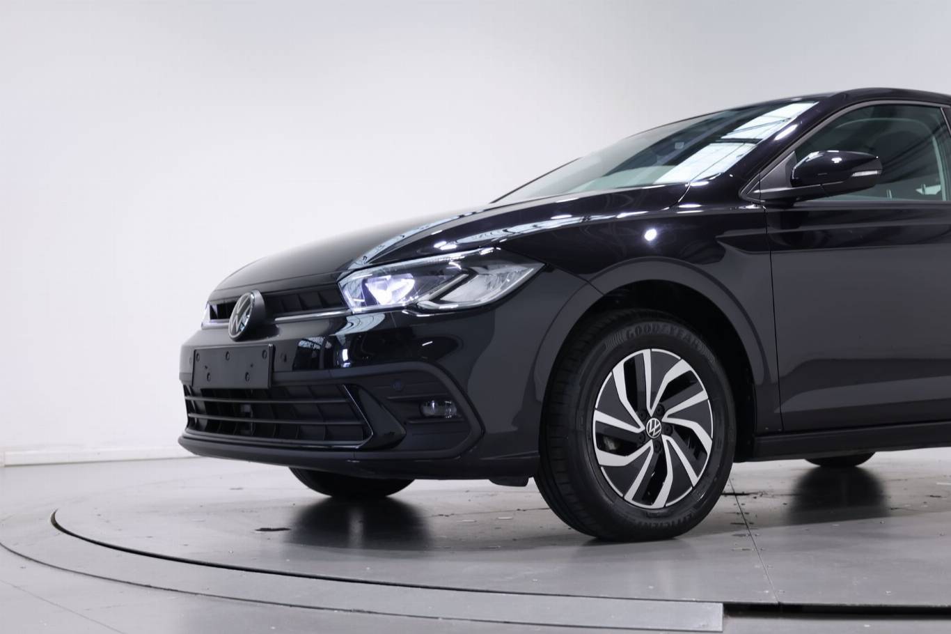VOLKSWAGEN Polo 40