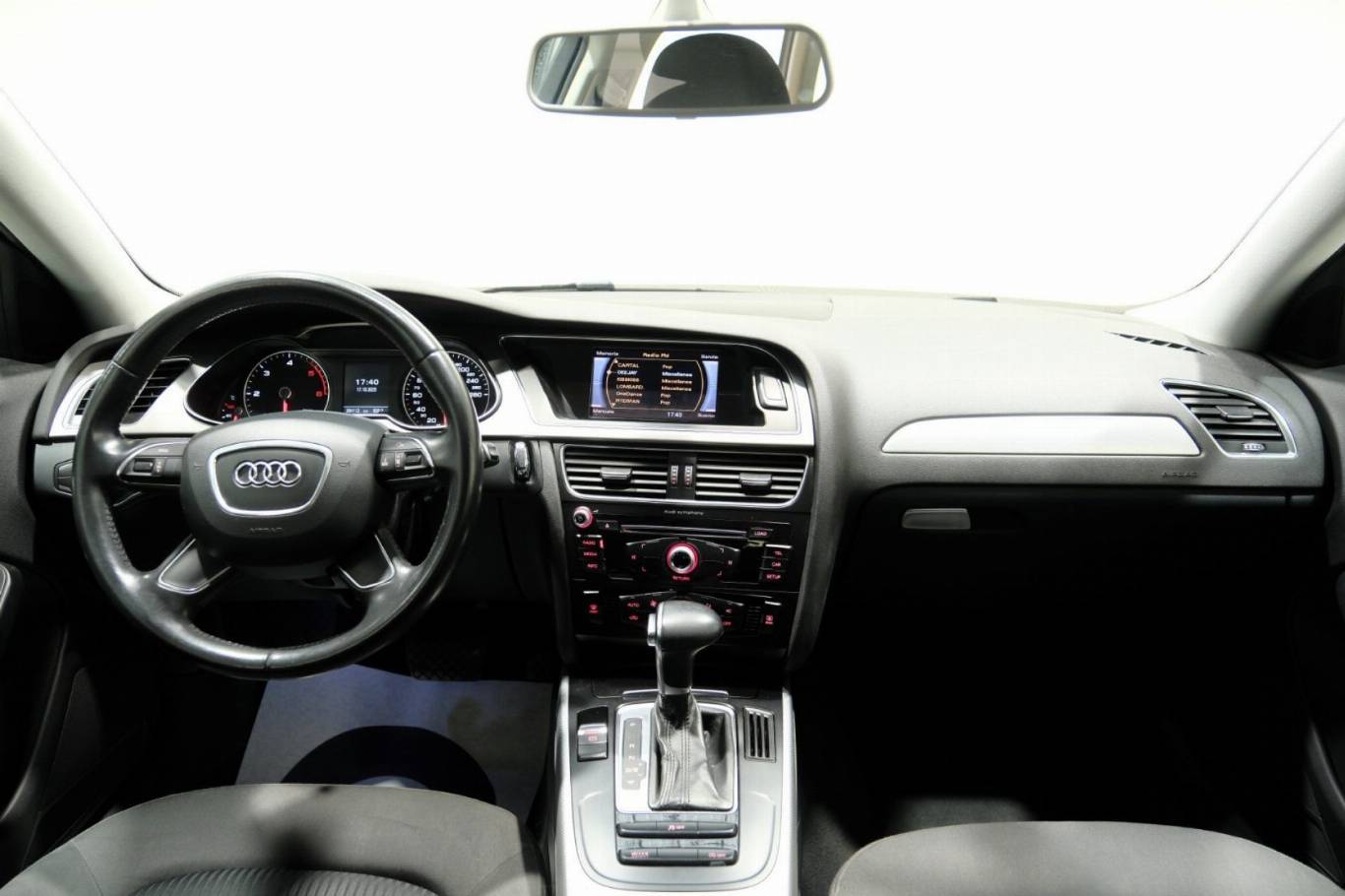AUDI A4 10