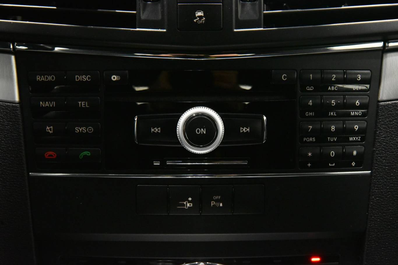 MERCEDES-BENZ E 220 9