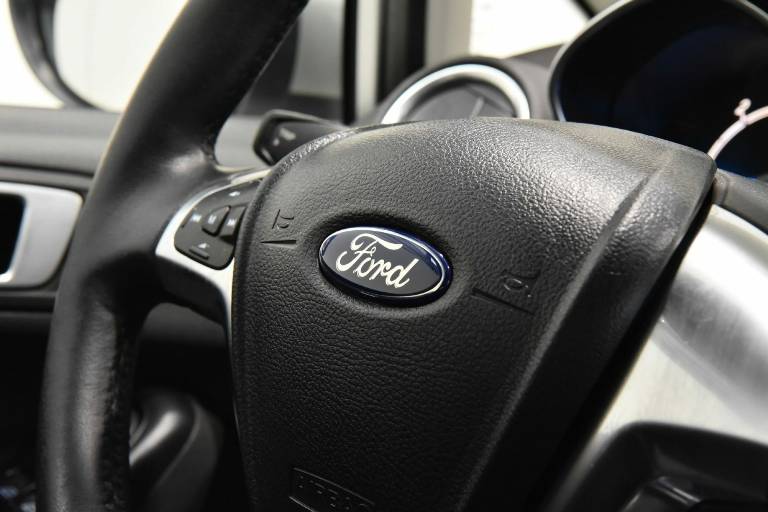 FORD Fiesta 28