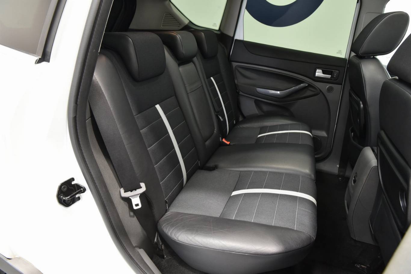 FORD Kuga 50