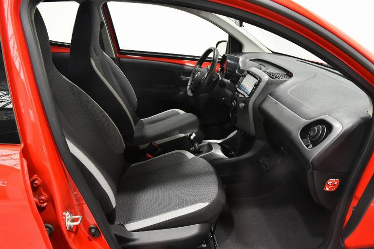 TOYOTA Aygo 21