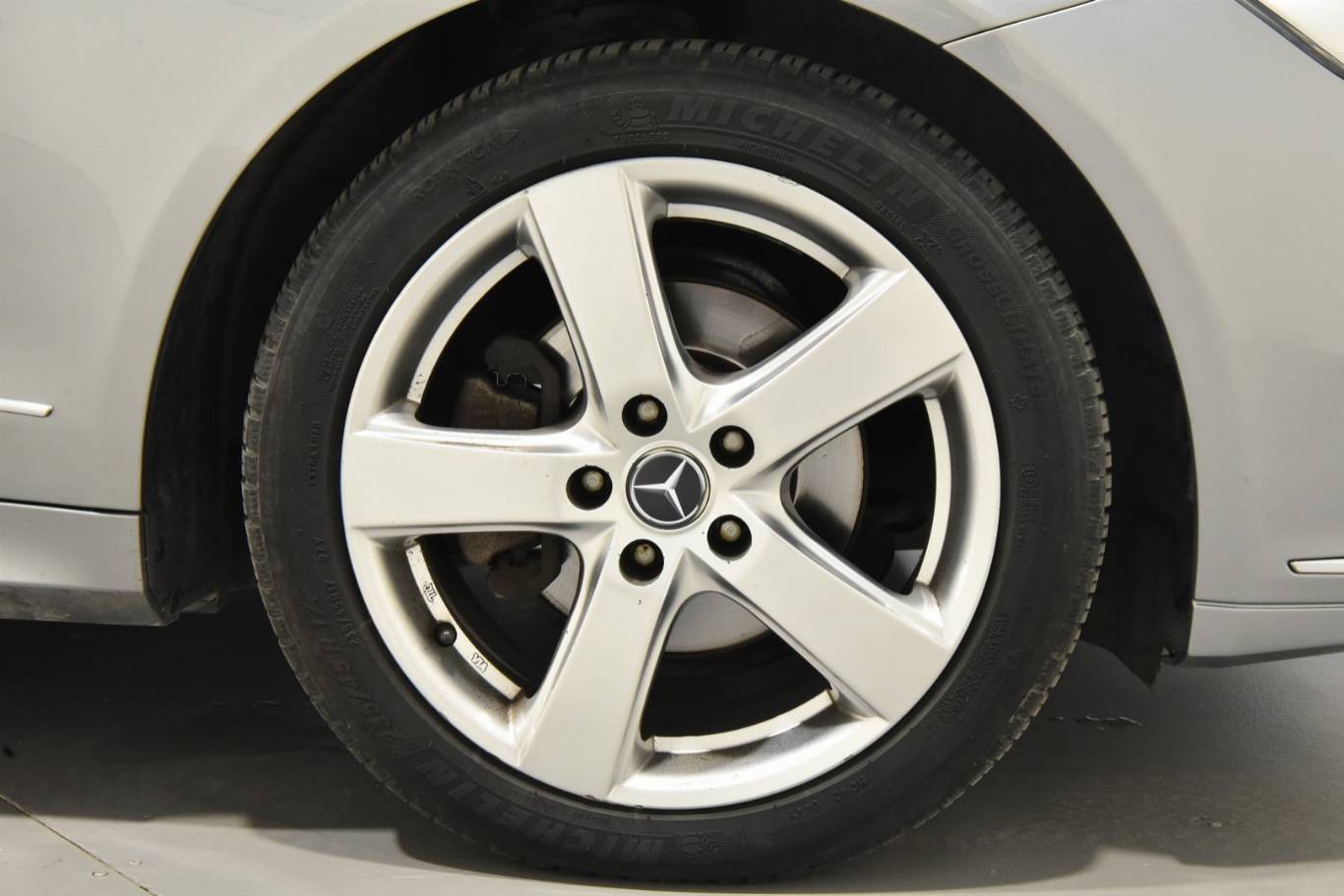 MERCEDES-BENZ E 220 31