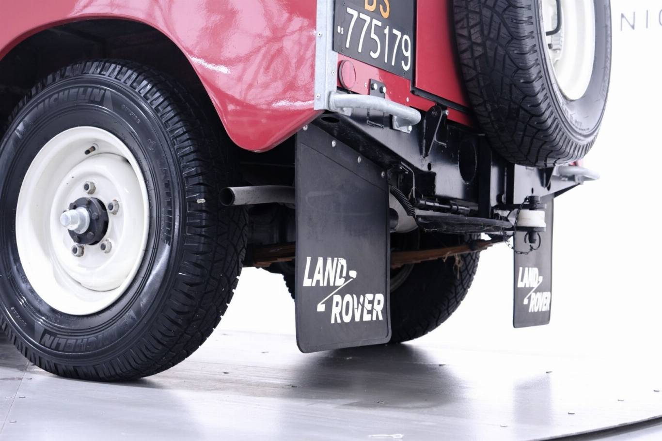 LAND ROVER Defender 31