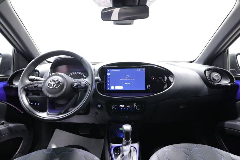 TOYOTA Aygo X 9