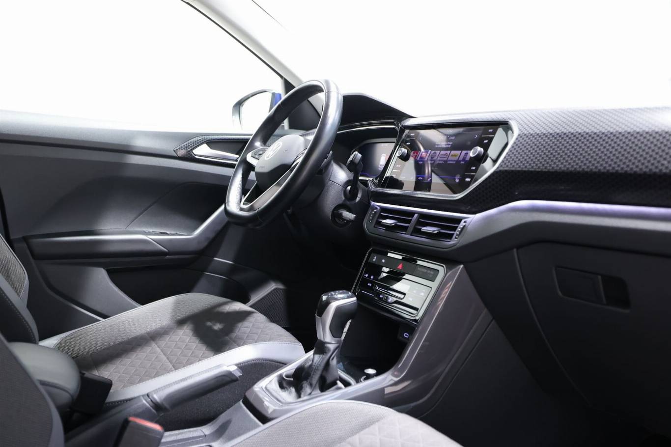 VOLKSWAGEN T-Cross 41