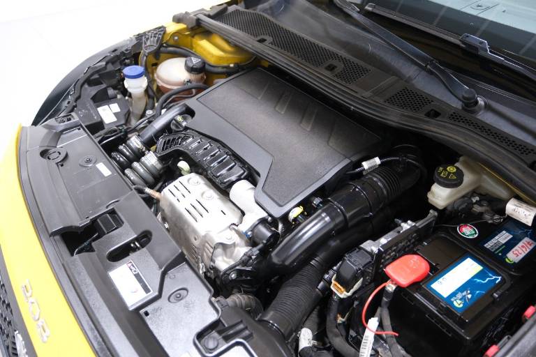 PEUGEOT 208 74