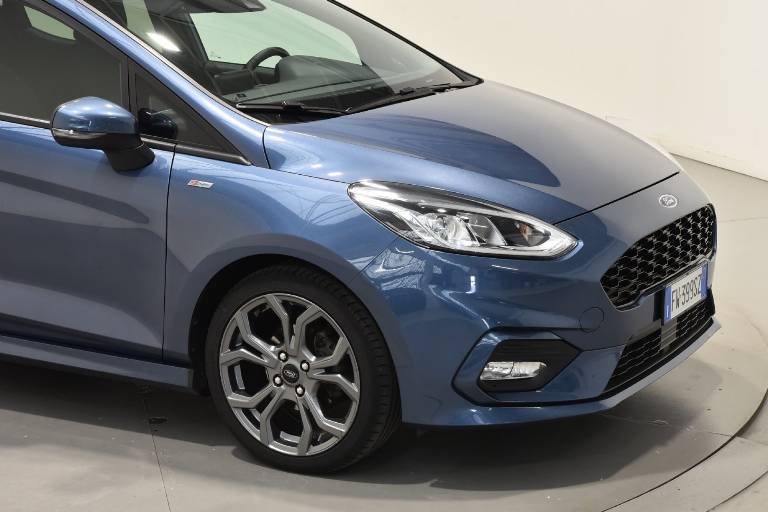 FORD Fiesta 16