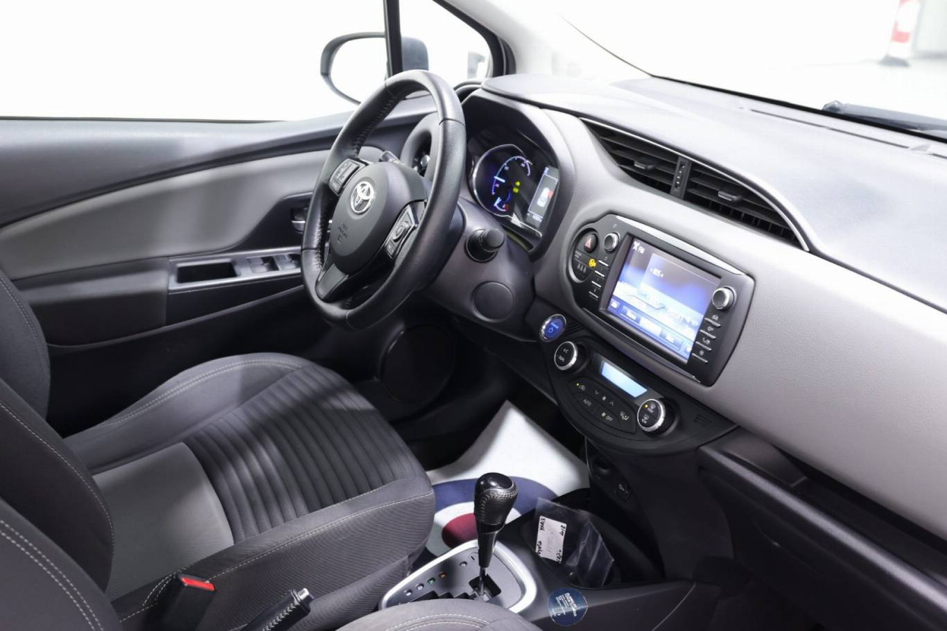 TOYOTA Yaris 39
