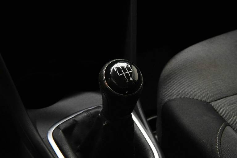 VOLKSWAGEN Polo 8