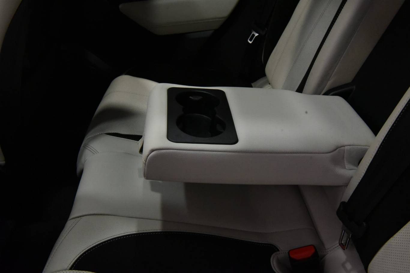 LAND ROVER Range Rover Velar 34